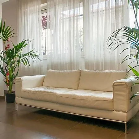 Art Aparthotel 3*