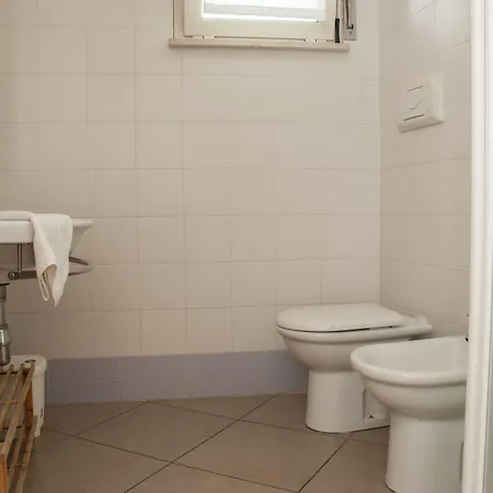 艺术公寓酒店 里米尼