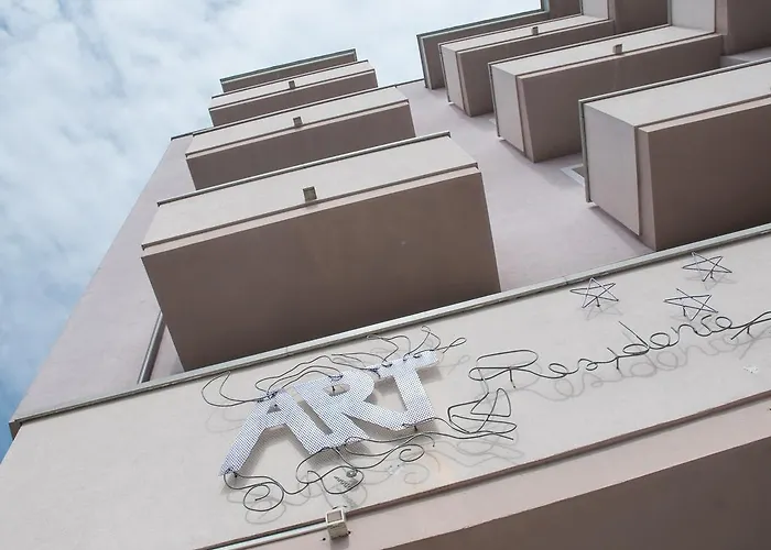 Art Aparthotel